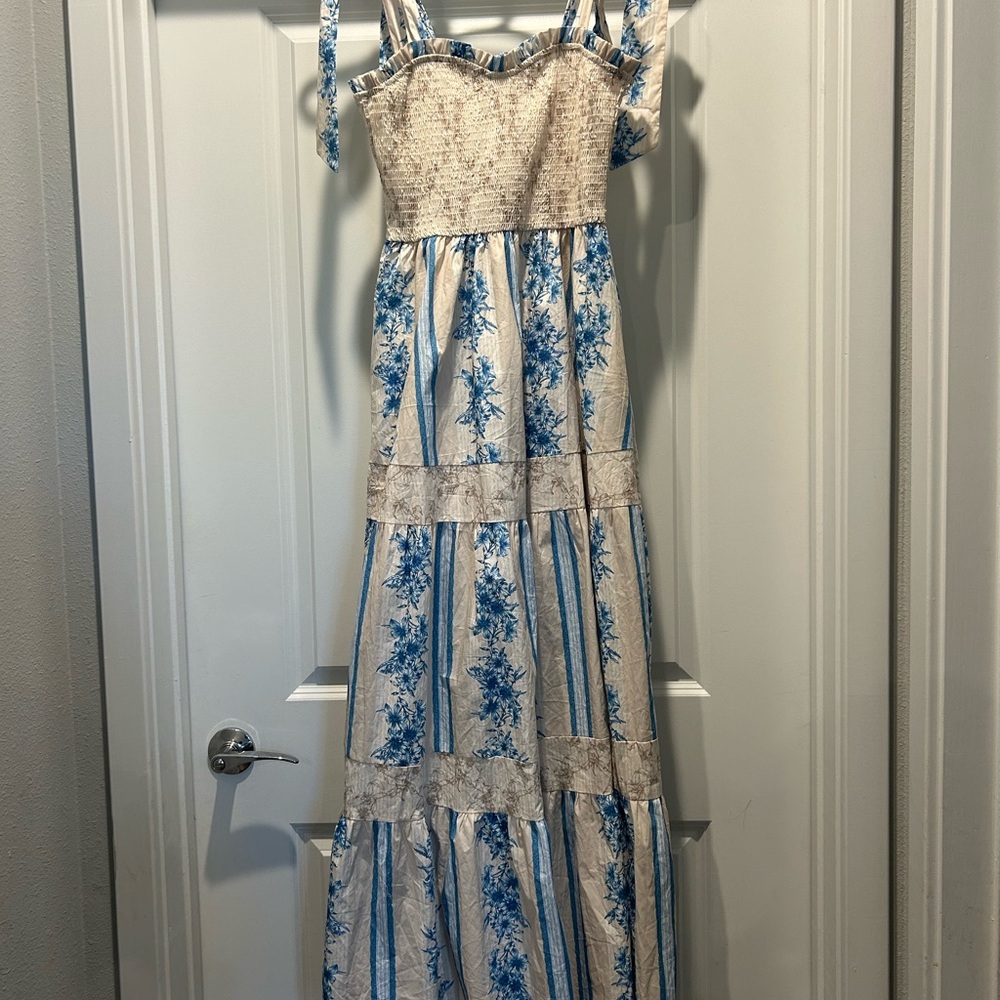 Peach Love California Blue and Cream Floral Dress